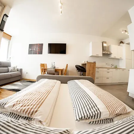 Flow Astoria Apartman